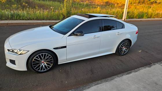 JAGUAR XE 2.0 16V INGENIUM P250 GASOLINA R-SPORT 4P AUTOMÁTICO